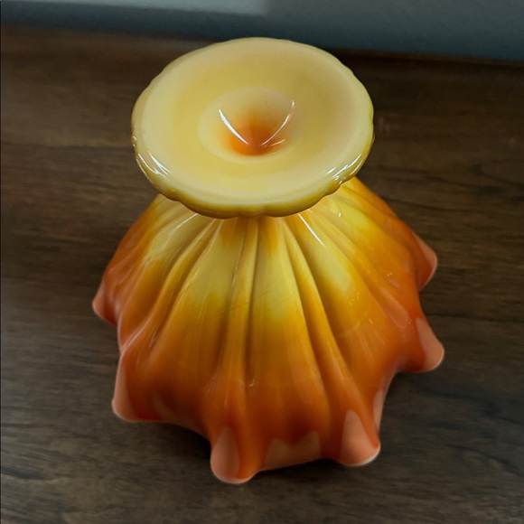 Vintage LE Smith Bittersweet Orange
Slag Glass Compote Pedestal … Beautiful! 🧡 - Picture 9 of 9